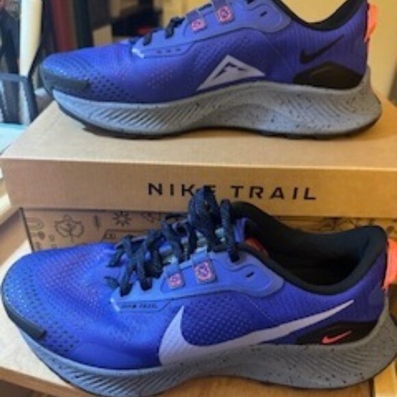 New in Box Women's Nike Pegasus Trail 3 Running Shoes size 9 - Picture 9 of 11